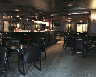 Royal Oak Inn - Whitecourt - Restaurant