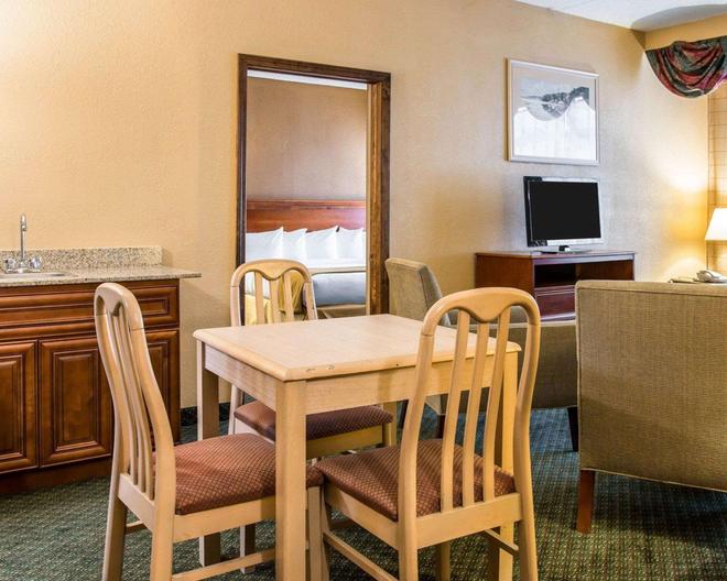 Quality Inn Southfield 63 9 2 Southfield Hotel Deals