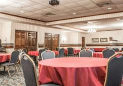 Quality Inn Southfield 63 9 2 Southfield Hotel Deals