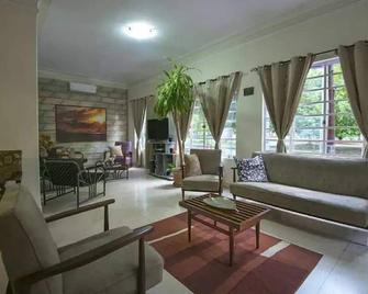 Marta's House - Adults Only - Havana - סלון