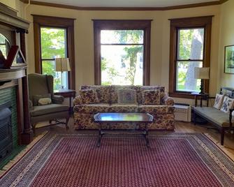 Lakefront Home in the Heart of Aurora, Sunset Ready! - Aurora - Sala de estar