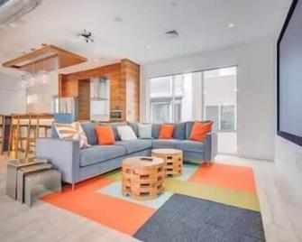 Resort-Inspired Bliss- Modern & Cozy Apartment - סולט לייק סיטי - סלון