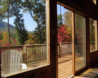 Wonderful Mountain Views~pets Welcome~ Close To Everything, Yet Very Private. - Lake Lure - Balcón