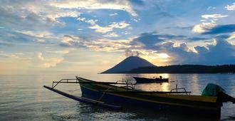 Panorama Backpackers - Manado - Playa