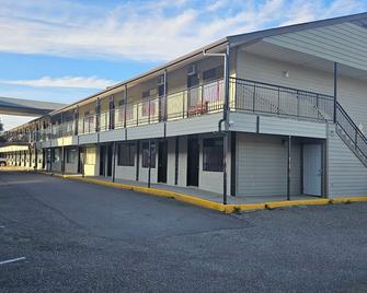 Camelot Court Motel - Prince George - Edificio