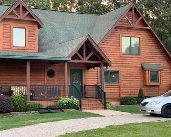 Family Fun In Paradise! Mill Creek Lodge - Marshall - Building