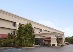 Baymont by Wyndham Battle Creek/I-94 - Battle Creek - Κτίριο