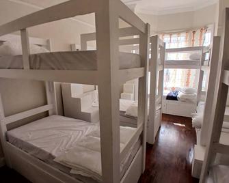 V&A Backpackers Woodstock - קייפ טאון - חדר שינה