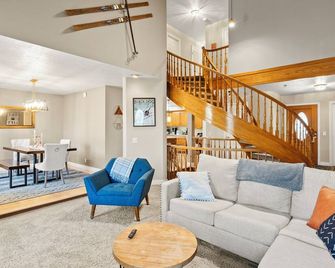 Ski House Best Location 1gbps Pool Table Foosball - Cottonwood Heights - Sala de estar
