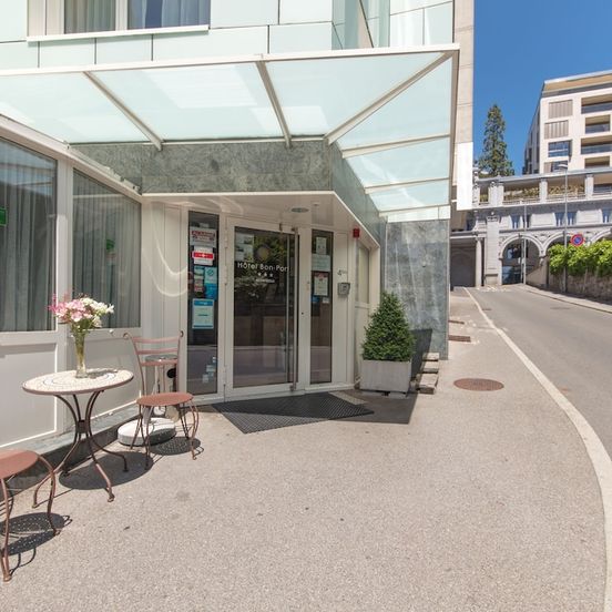 Hotel Bon Port image 1