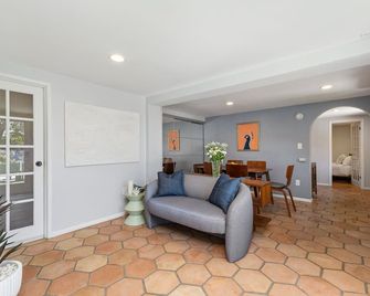 Hidden Oasis at Griffith Park - Los Angeles - Living room