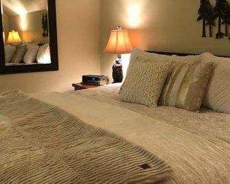 Come Enjoy Colorful Colorado in A Park like Setting Wildlife Galore! - Bayfield - Bedroom