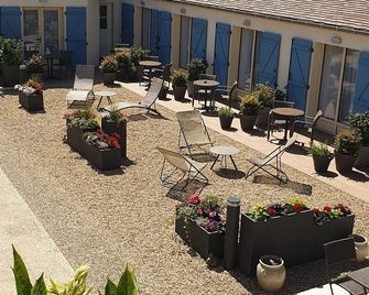 بون هوتل - بون - شرفة مرصوفة