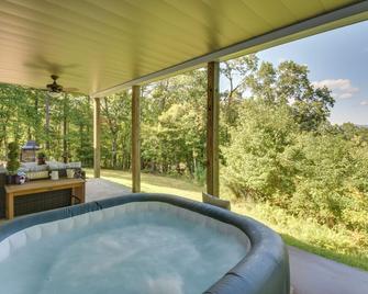 Lakemont Retreat Game Room, Hot Tub, and Mtn Views! - Lakemont