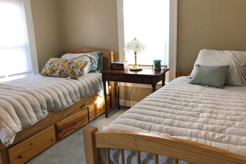 Best of Both Worlds - Old Saybrook - Schlafzimmer