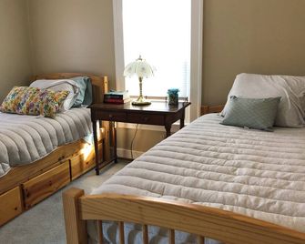 Best of Both Worlds - Old Saybrook - Schlafzimmer