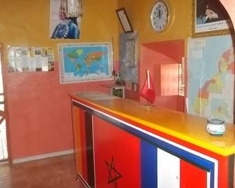 Maison d'hôtes Mogador chez habitants - Boumalne Dadès - Front desk