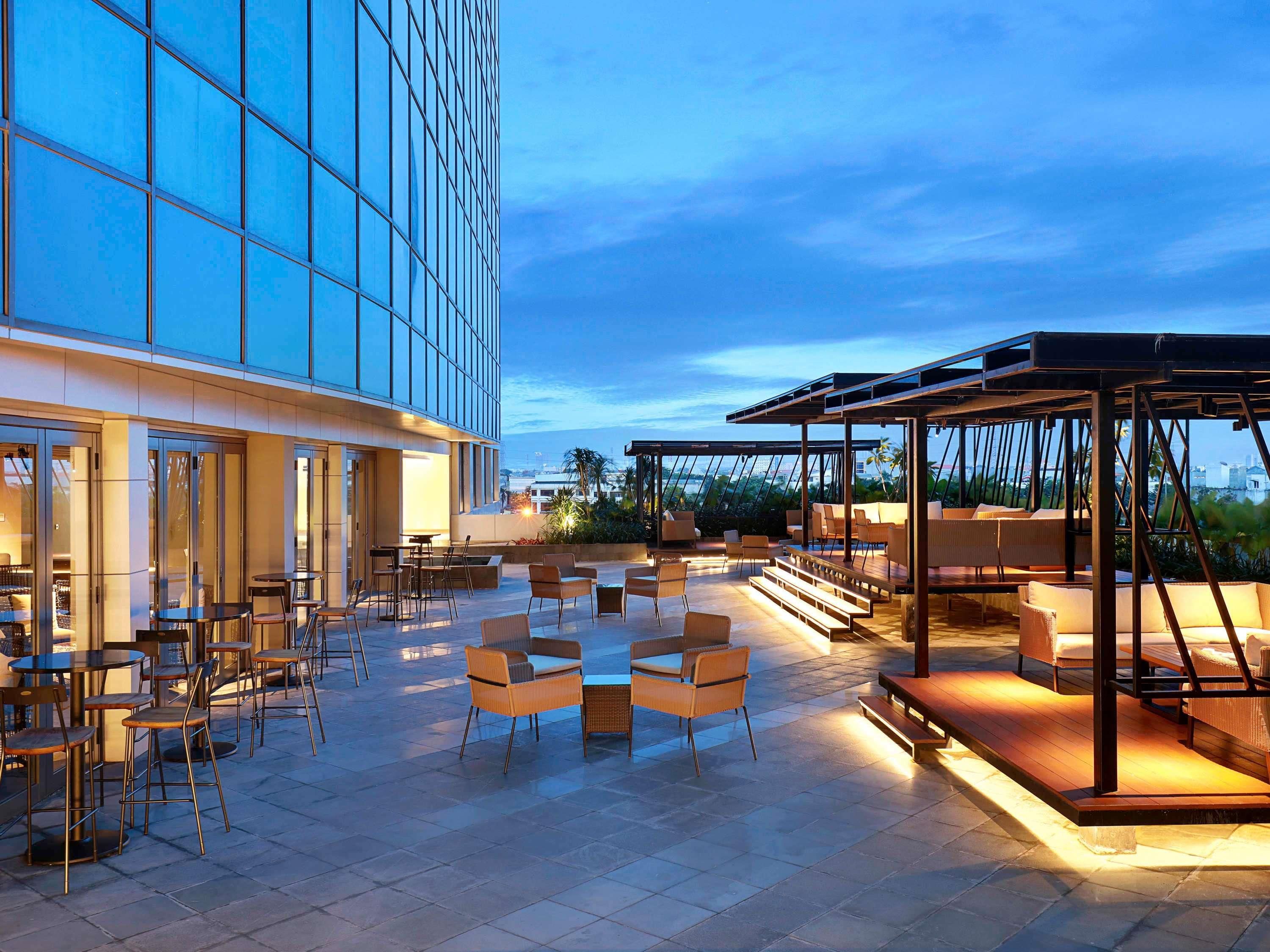 Novotel Samator Surabaya Timur -  סוראבאיה - בר