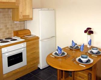 1 Mirehouse Place - Pembroke - Kitchen