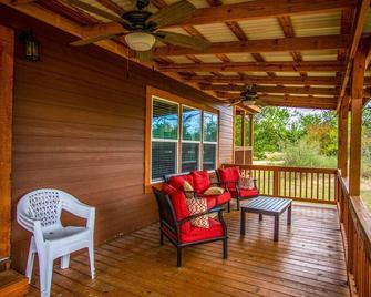 River Bend Hideaway on Medina - Medina - Balcony