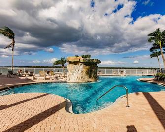 Lovers Key Resort Suite 1 - Watch Dolphins Play - Fort Myers Beach - Pileta