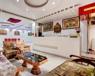 OYO Backyard Bowls - Sultānpur - Front desk