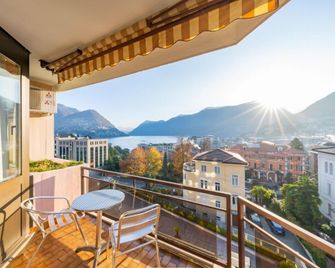 Hotel Delfino Lugano - Lugano - Balcony