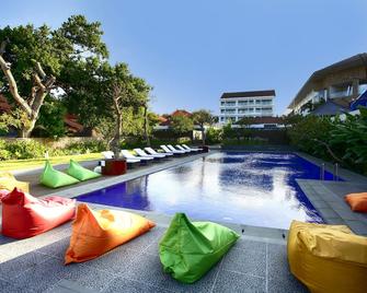 Benoa Sea Suites and Villas - South Kuta - Басейн