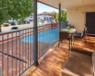Tumut Farrington motel - Tumut - Balcón
