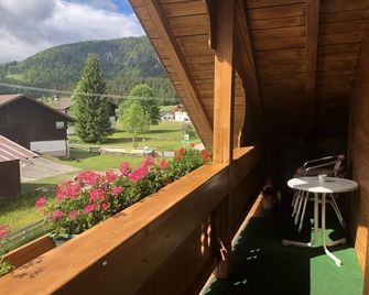 No. 5, apartment / 1 bedroom / shower, WC - Haus Schönberg - Leutasch - Balcón