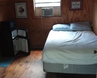Rustic Cabin number 2 for a low price - Murfreesboro - Habitación