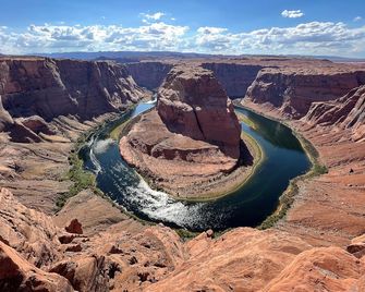 Shash Dine' Ecoretreat - Page