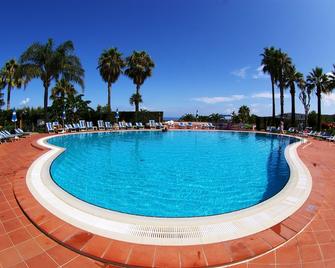 Hotel Residence Costa Azzurra - Ricadi - Pool