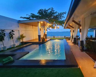 Casa Ana - Manila - Piscina