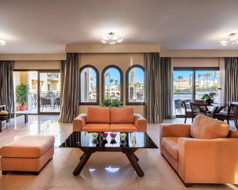 Cleopatra Luxury Resort Sharm El Sheikh - Sharm el-Sheikh - Living room