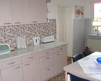 Ferienwohnung Kerstin - Parchim - Küche