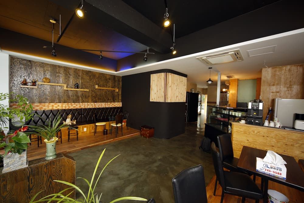 إكونومي هوتل موكبو