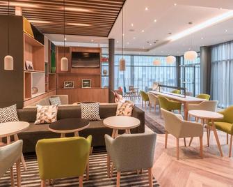 Premier Inn Munich Airport Sued Hotel - Hallbergmoos - Lounge