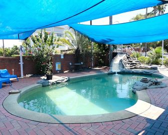 サファイア パームス モーテル - ジ・エントランス - プール