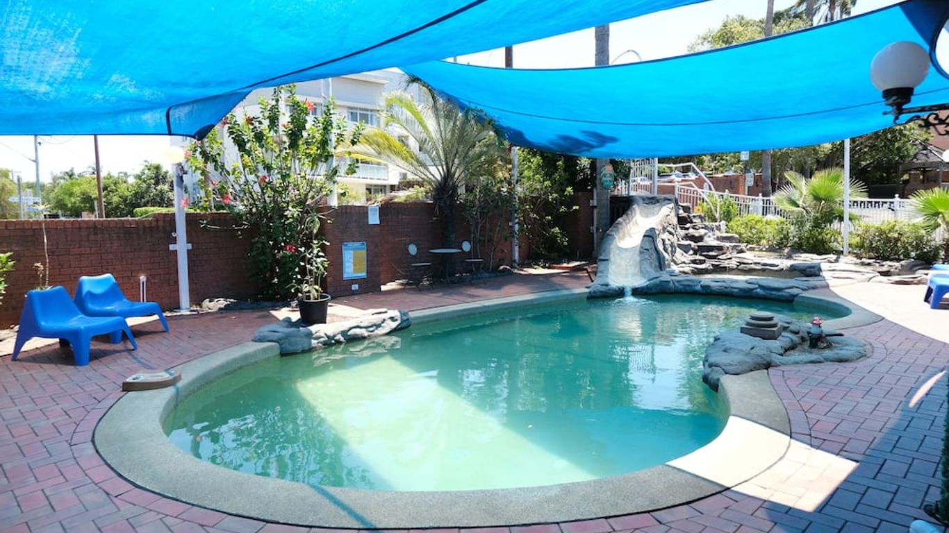 Sapphire Palms Motel