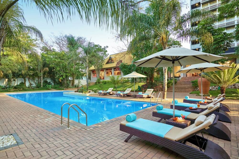 ذا بامودزي هوتل - لوساكا - حوض السباحة