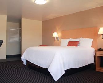 Travelodge By Wyndham Vallejo - Vallejo - Sovrum