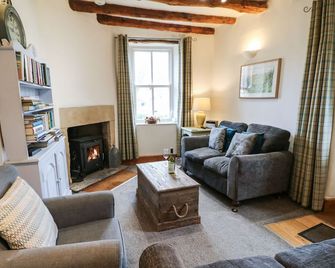 Corner Cottage - Darlington - Living room