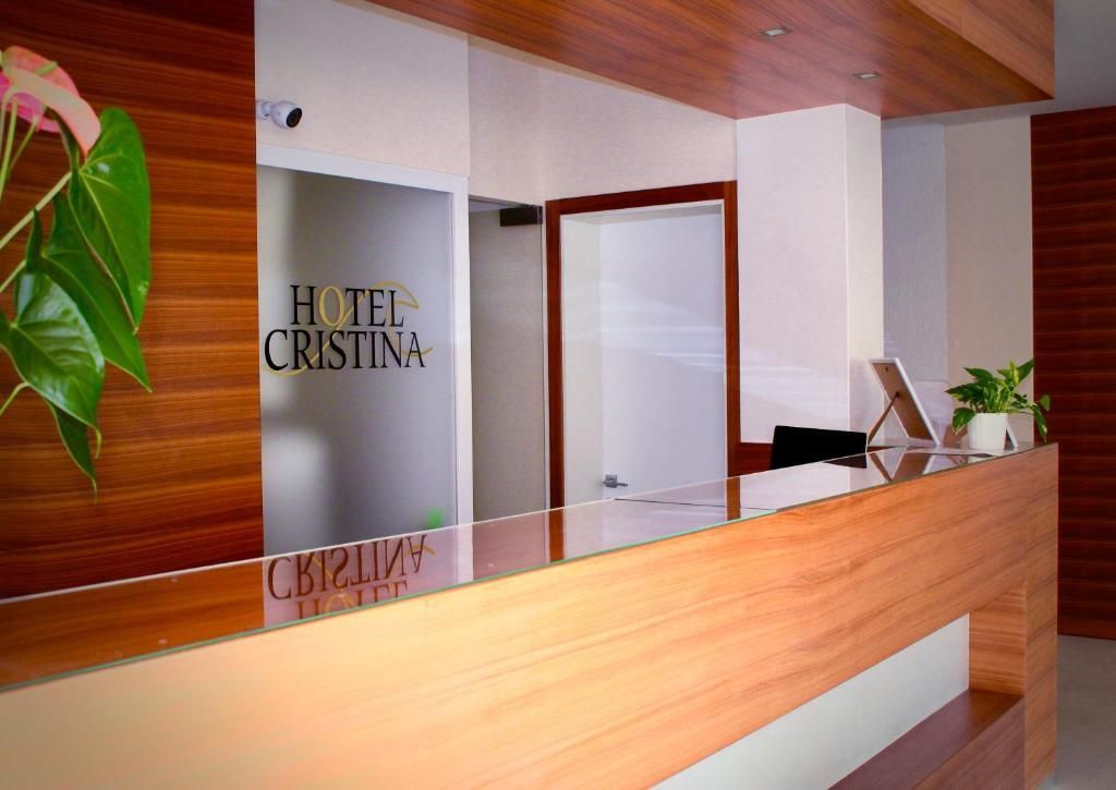 Hotel Cristina - גראדו - דלפק קבלה