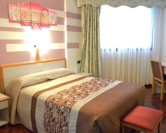 Hotel Cristal 1 - א קורונה - חדר שינה