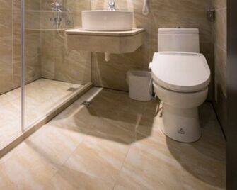 Noble Hotel - Taipei City - Bathroom