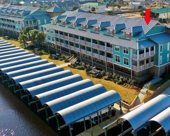 New Prvte Boat Slip W/ Lift, Wkly Discs, Renovated, Walk To Beach, Pool, Hot Tub - Mexico Beach - Edificio