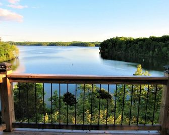 Lakefront, Jet ski, kayak,or pontoon rentals. Right on the beach!!! - Murray - Balkon