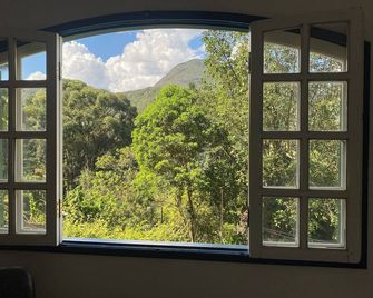 Guest House Teresópolis em área de proteção e birdwatching - Teresópolis - Balcony