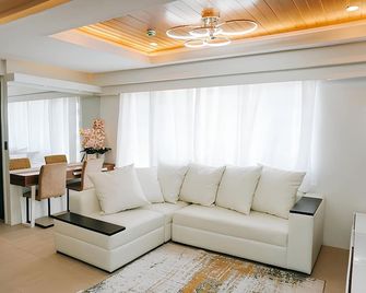 Avida Prime Suite with 3Bededrooms 35 - Iloilo City - Pokój dzienny